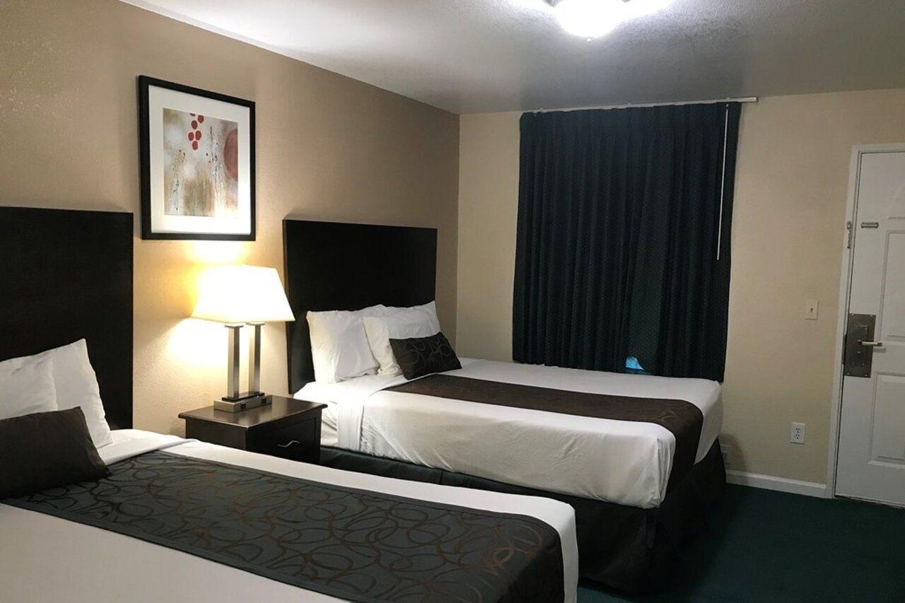 Hotel Yosemite Parkway à Merced Extérieur photo