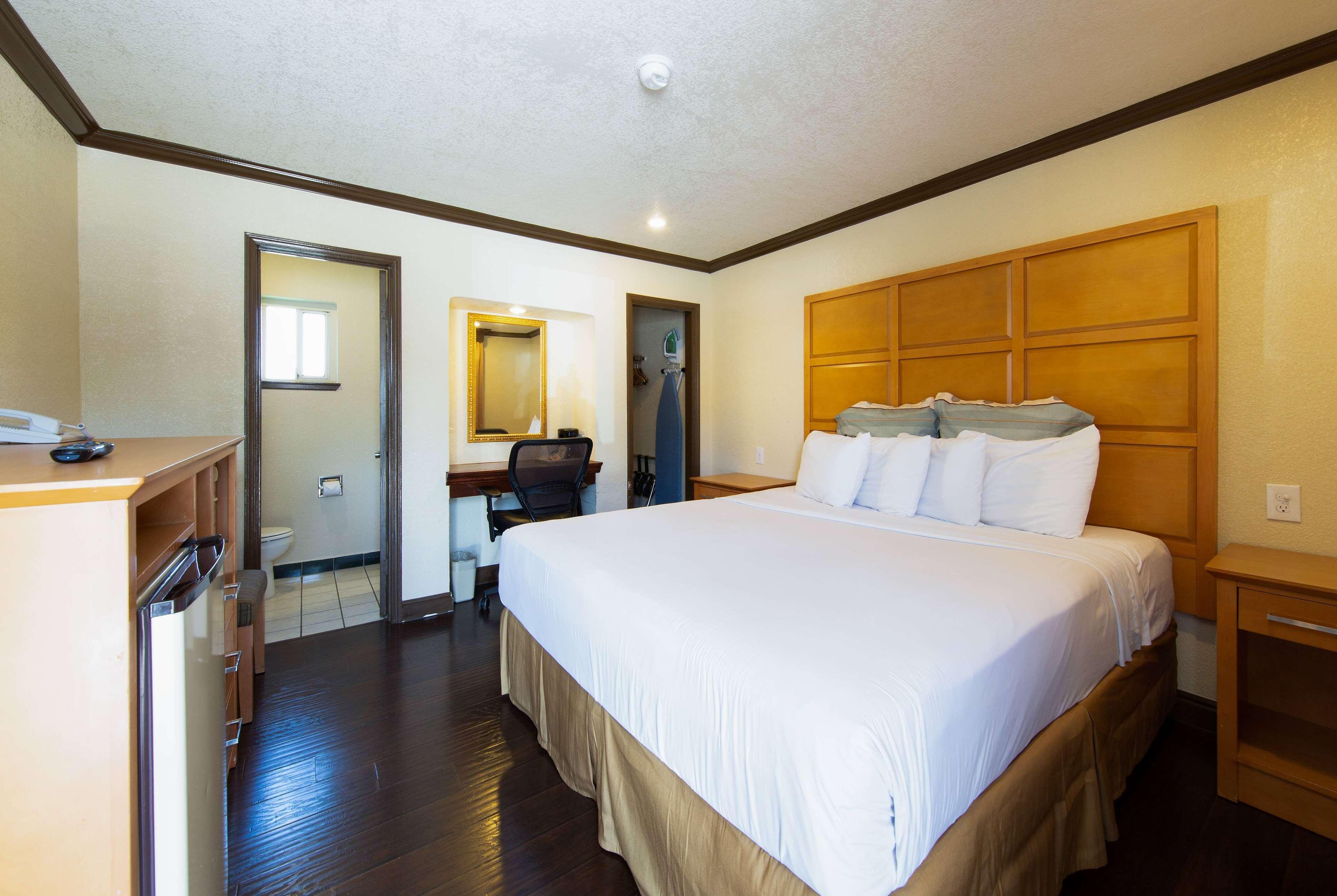 Hotel Yosemite Parkway à Merced Extérieur photo