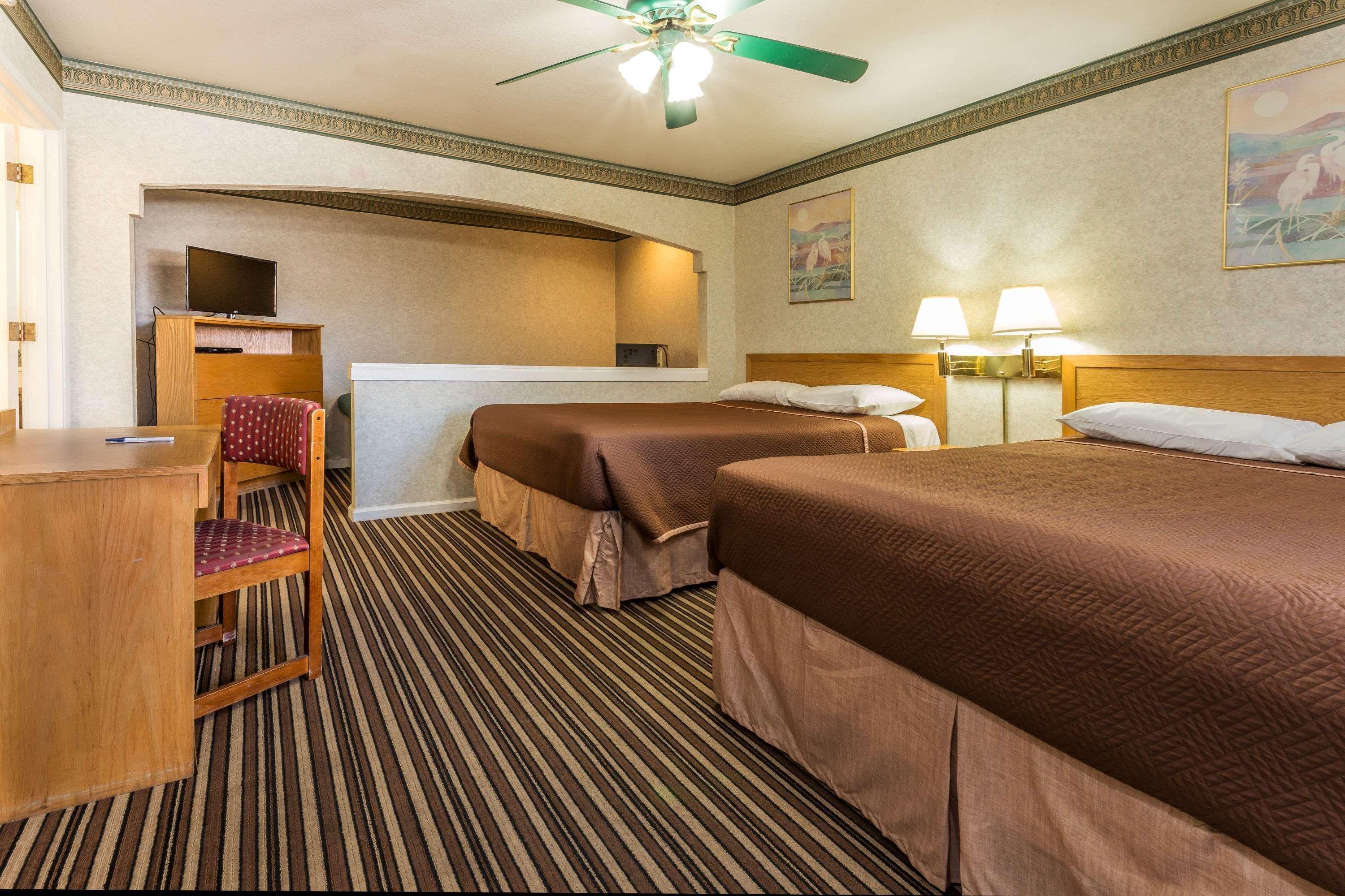 Hotel Yosemite Parkway à Merced Extérieur photo